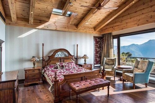 A Majestic Luxurious Rajasi Villa Overlooking The Ganges by Wanderlust