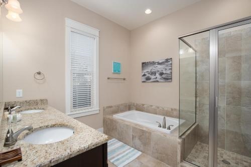 18 Classic Court Lane Positive Latitude - Four Bedroom House