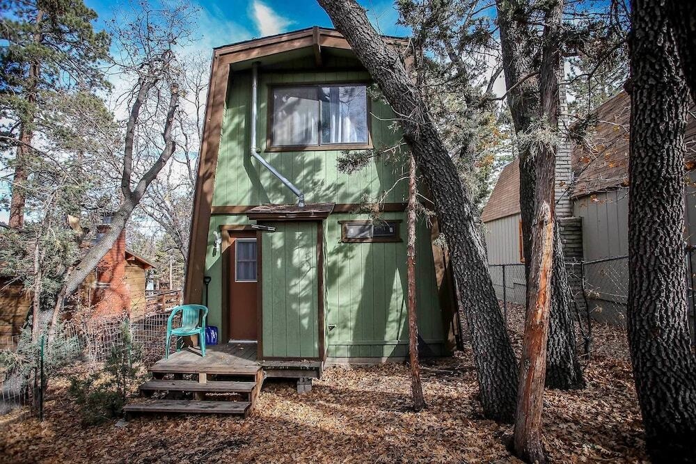 1628 - Coyote Den By Redawning