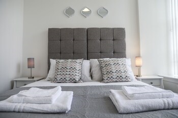 Diamond - King Street Apartment 9b