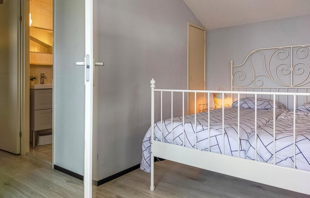 Awesome Home In Vlagtwedde With Indoor Swimming Pool, Wifi And 3 Bedrooms