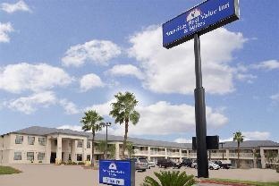 Deluxe Inn & Suites
