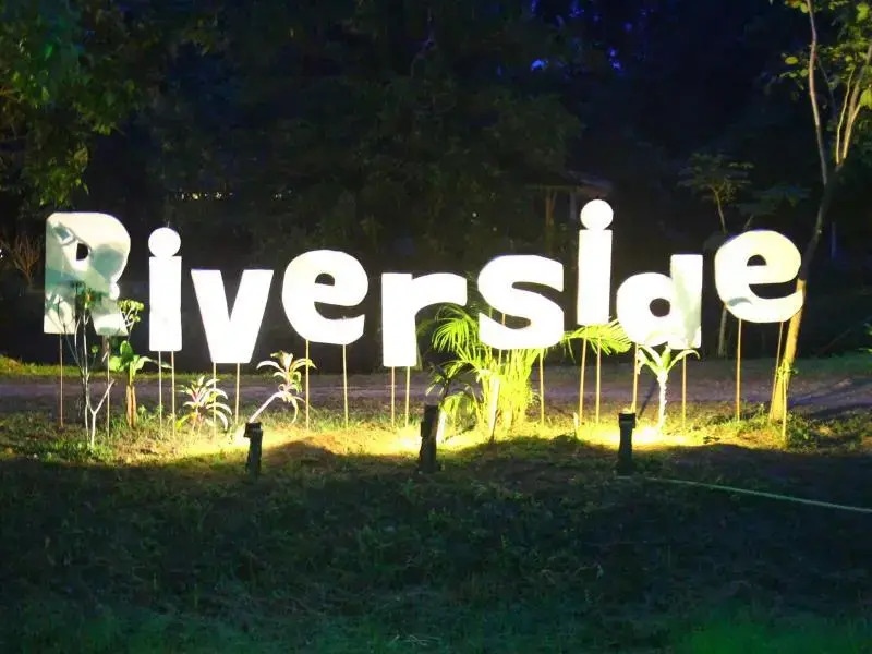 Kohmak Riverside Resort