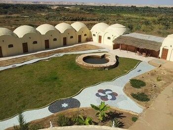 Bawiti Oasis Resort