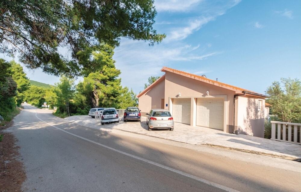 Awesome Home In Prizba With Wifi And 3 Bedrooms