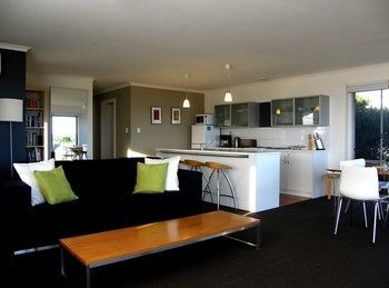 Coorong Waterfront Retreat