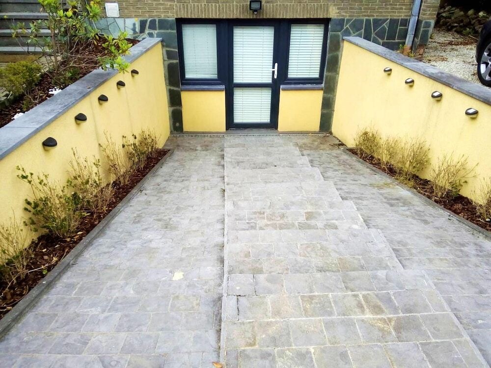 Apartment with 2 Bedrooms in Waterloo, with Wifi