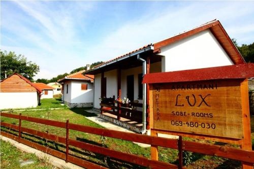 Apartmani Lux