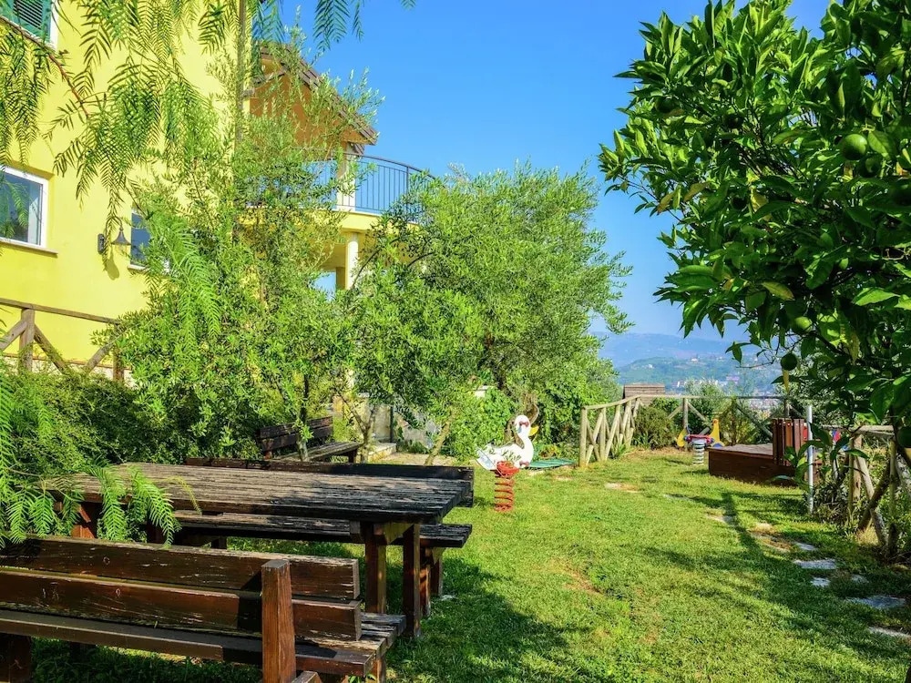 Apartment With Lovely Pool