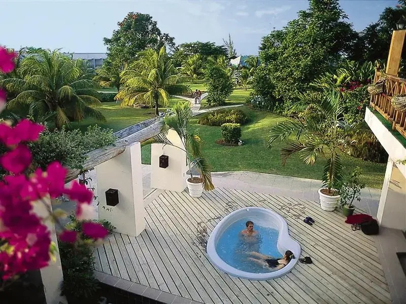 Hotel Breezes Trelawny Resort & Spa