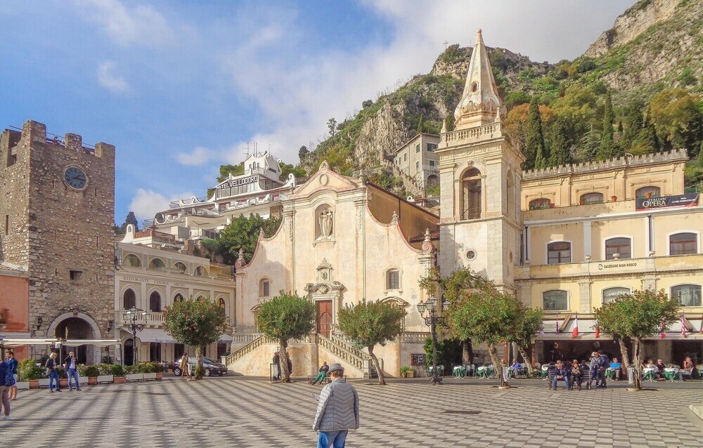 Beautiful Apartment In Gaggi With Wifi And 4 Bedrooms