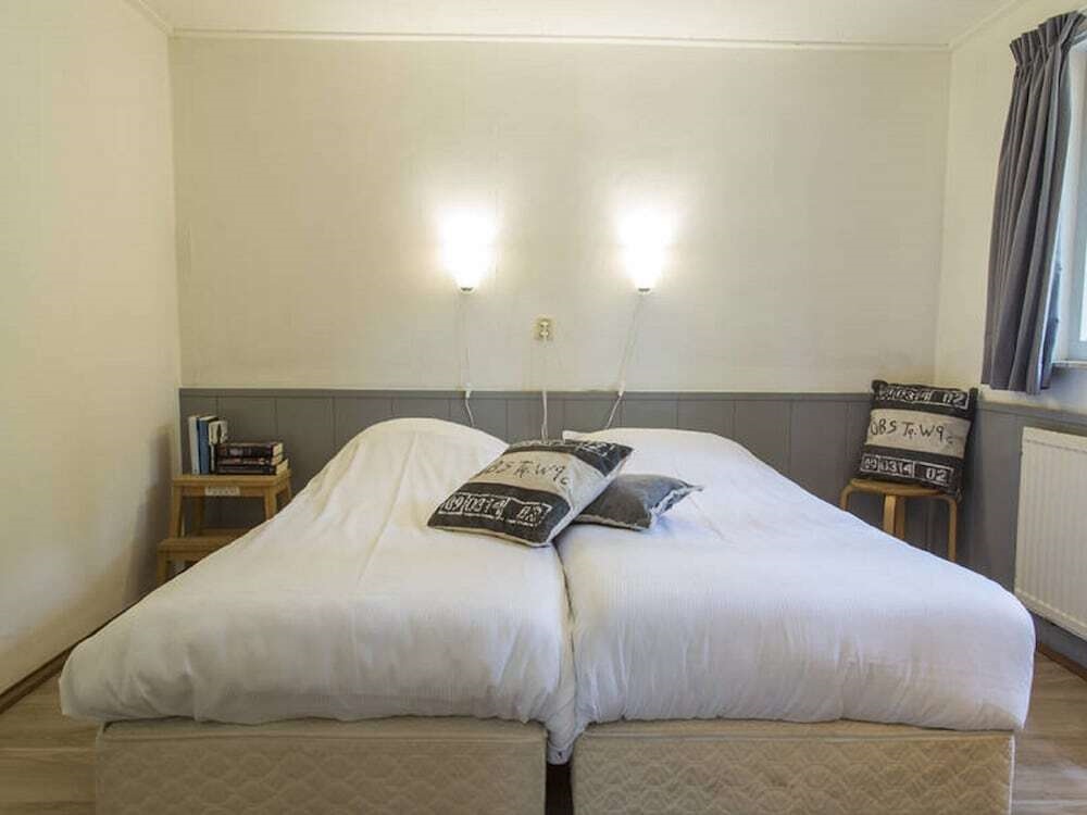 Bungalow With A Tree House Box Bed On Veluwe