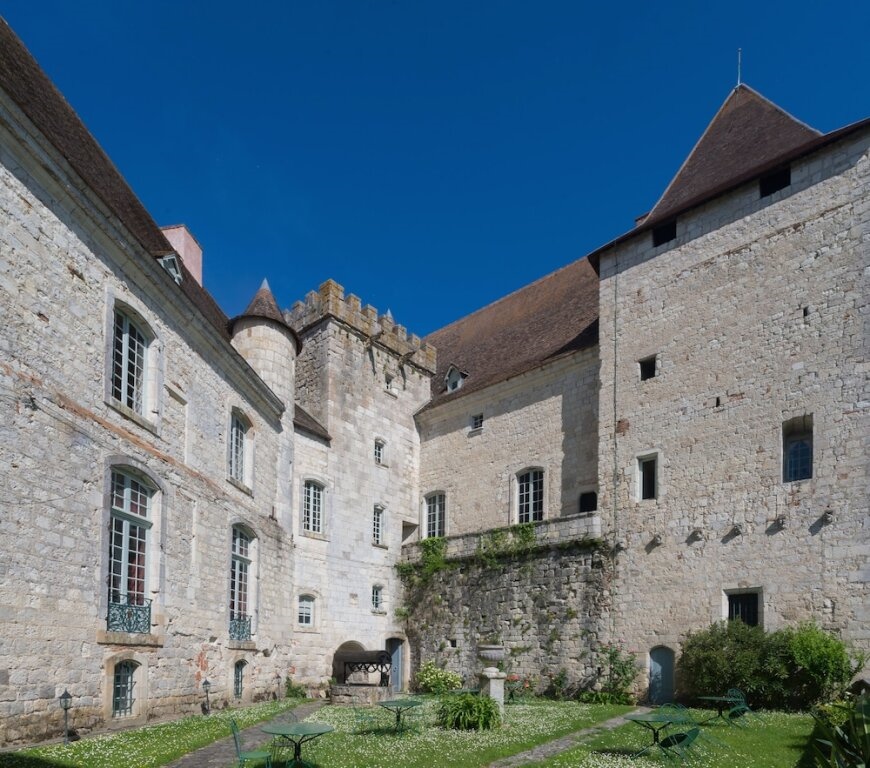 Chateau De Goudourville