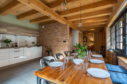 La Dependance D'elisa