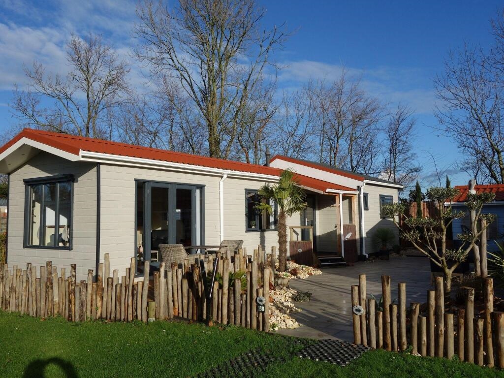 Beautiful Chalet In Goedereede With Views And Garden