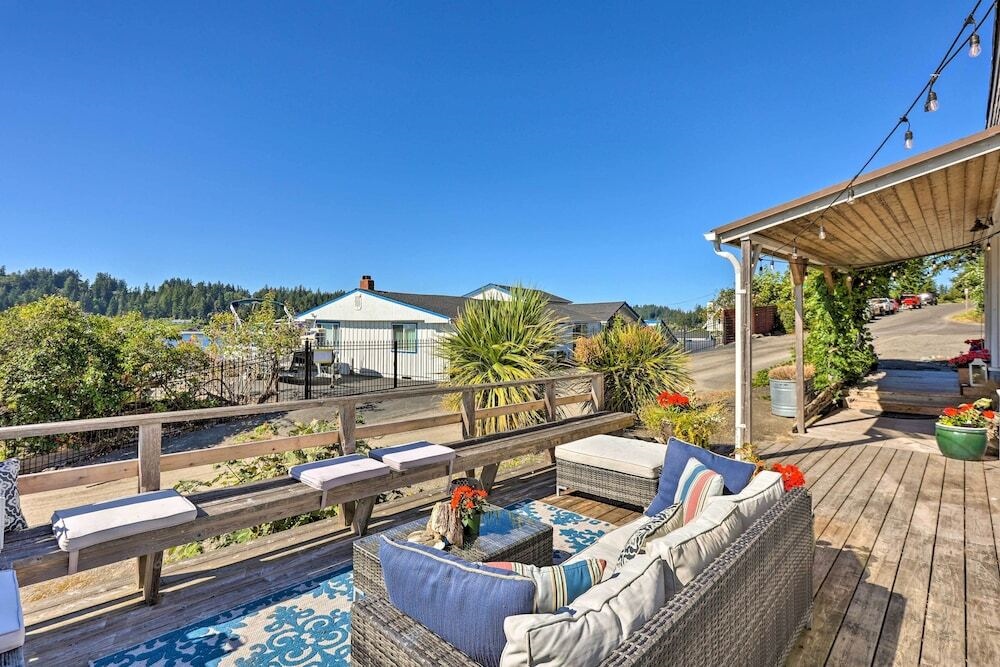 Gig Harbor House W/ Private Beach + Views!