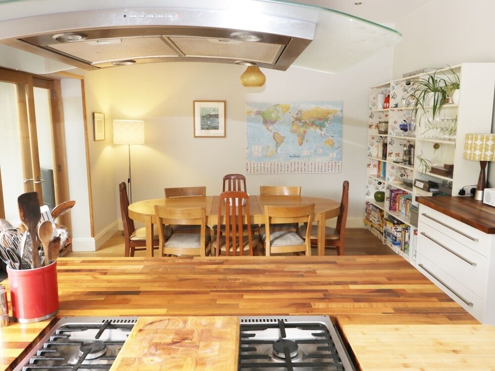 22 Trafalgar Crescent