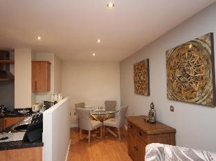 Curzon Place