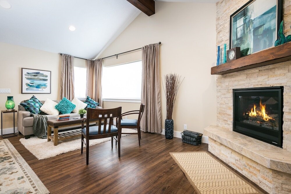 2436 East Evergreen Avenue Home 4 Bedrooms 3 Bathrooms Home