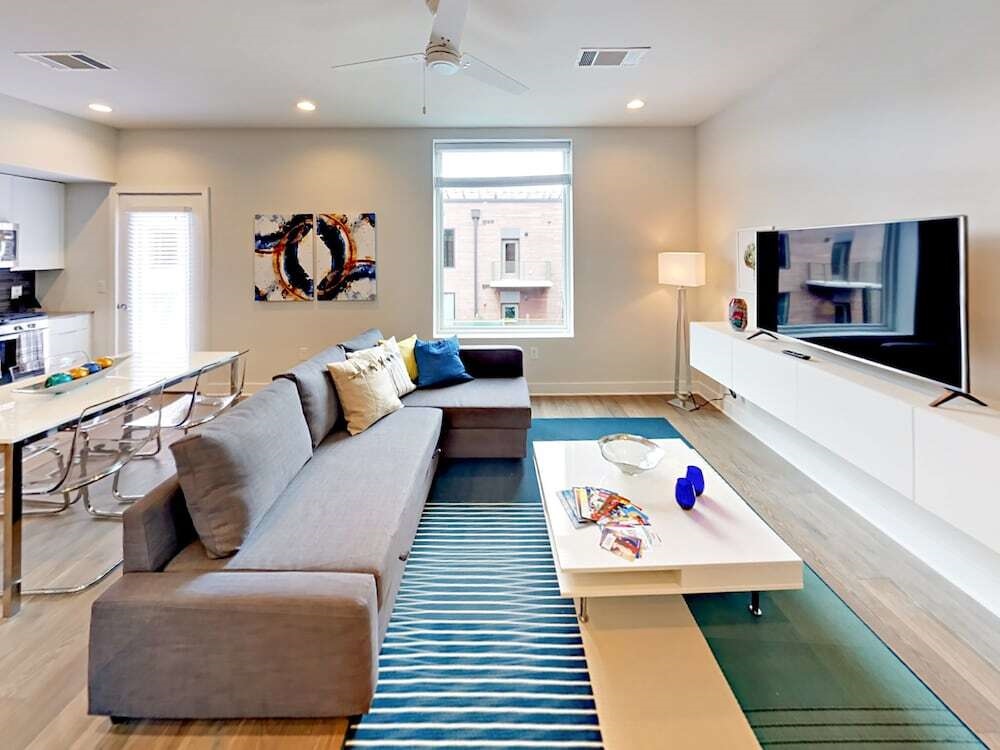 1800 E 4Th Street Condo #356 Studio Bedroom 1 Bathroom Condo