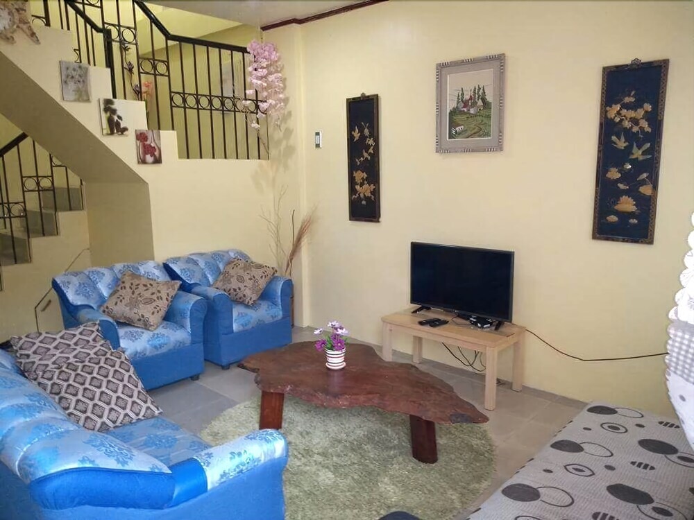 Alaminos Backpackers And Travelers Nest