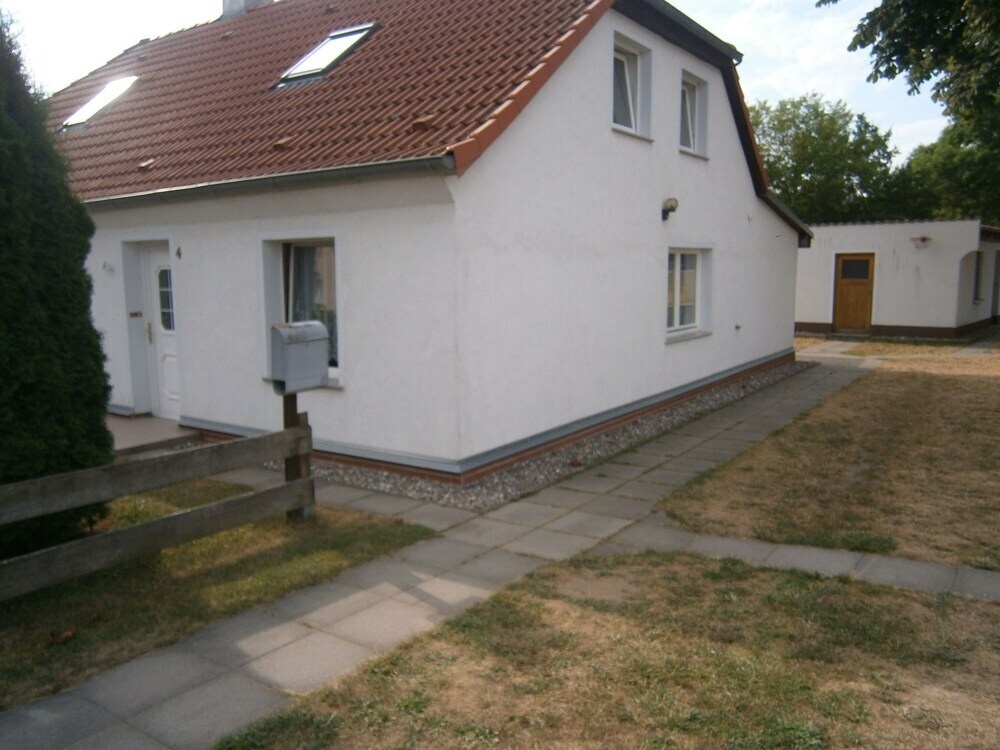 Charming Apartment In Wischuer With Private Terrace