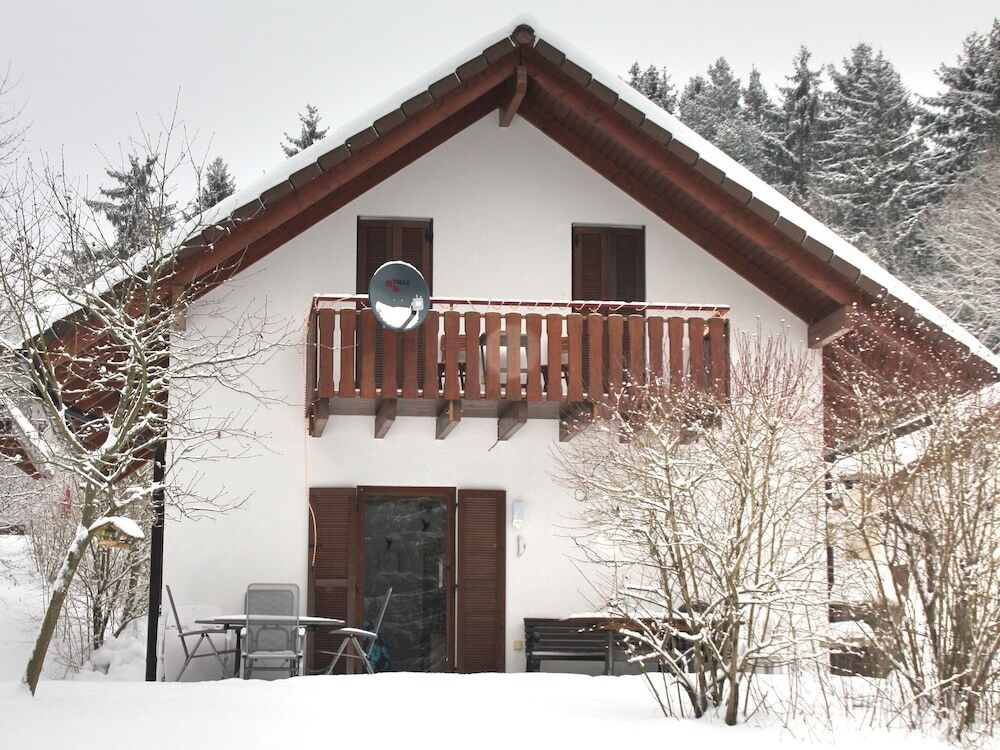 Comfortable Holiday Home On A Reservoir In Hessen With Balcony And Garden