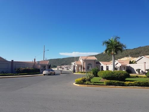 Caymanas Golf And Polo Resort