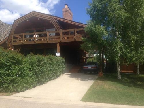 Astoria Chalet - Jasper Alberta