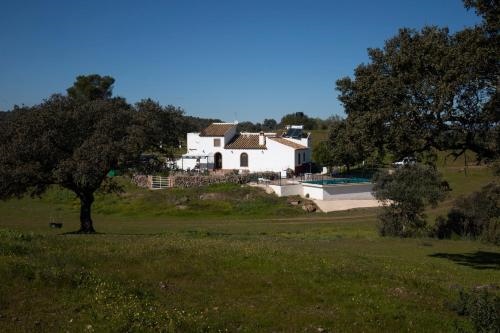 Casa Cortijo En Dehesa Sierra León