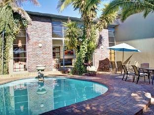 African Moon Corporate House