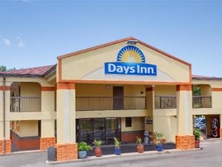Days Inn by Wyndham Acworth