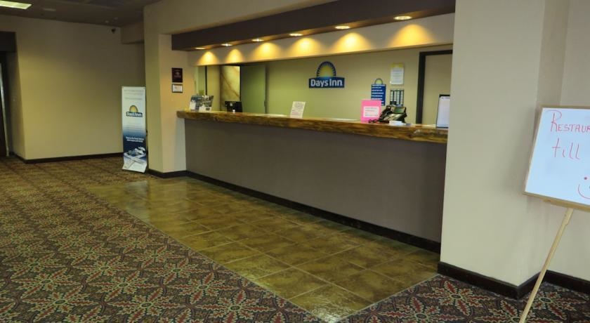 Days Inn Lead