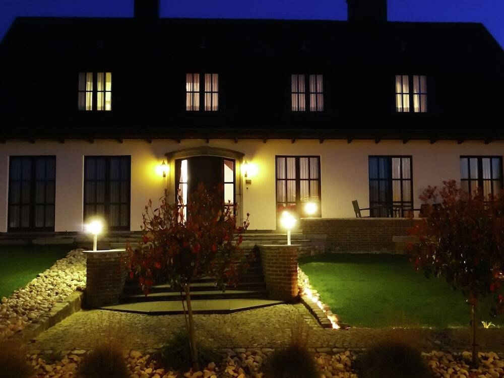 Charming Holiday Home with Hot Tub in Bree