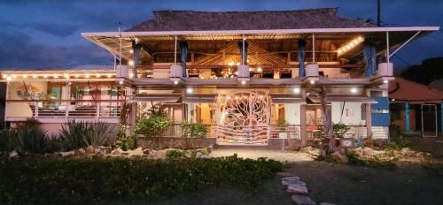 Sirena Surf Lodge