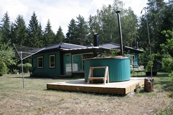 En Villa Mitt Pa Svenska Naturen