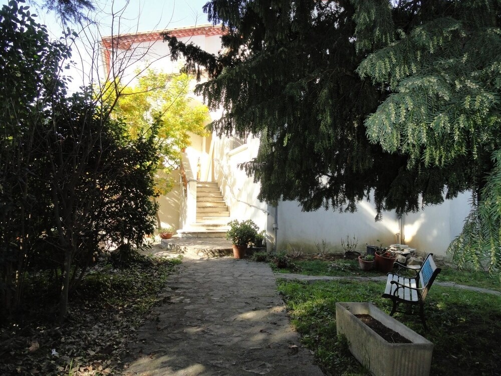 Apartment With 2 Bedrooms in Sommières, With Pool Access, Furnished Ga