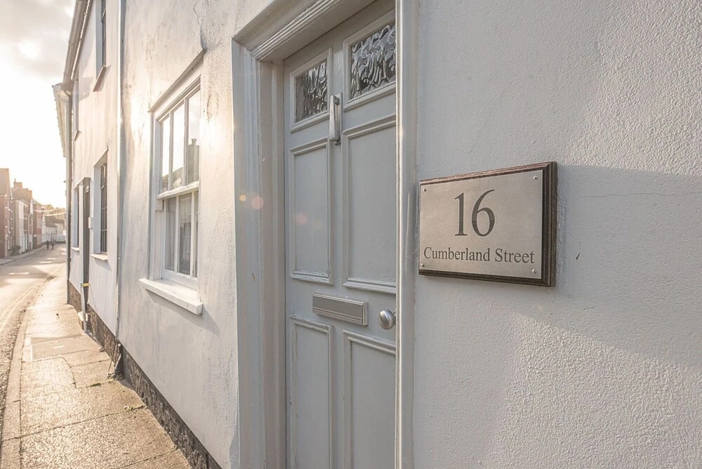 16 Cumberland Street, Woodbridge