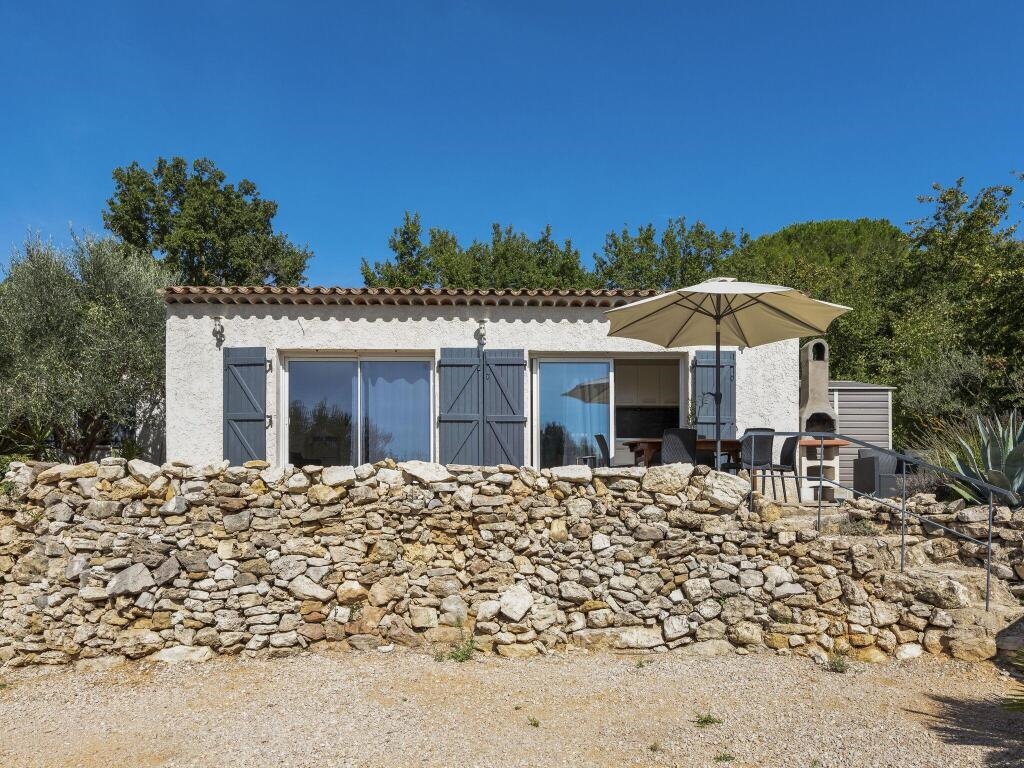 Detached House With Private Pool, 4 km From the Medieval Town of Brignoles