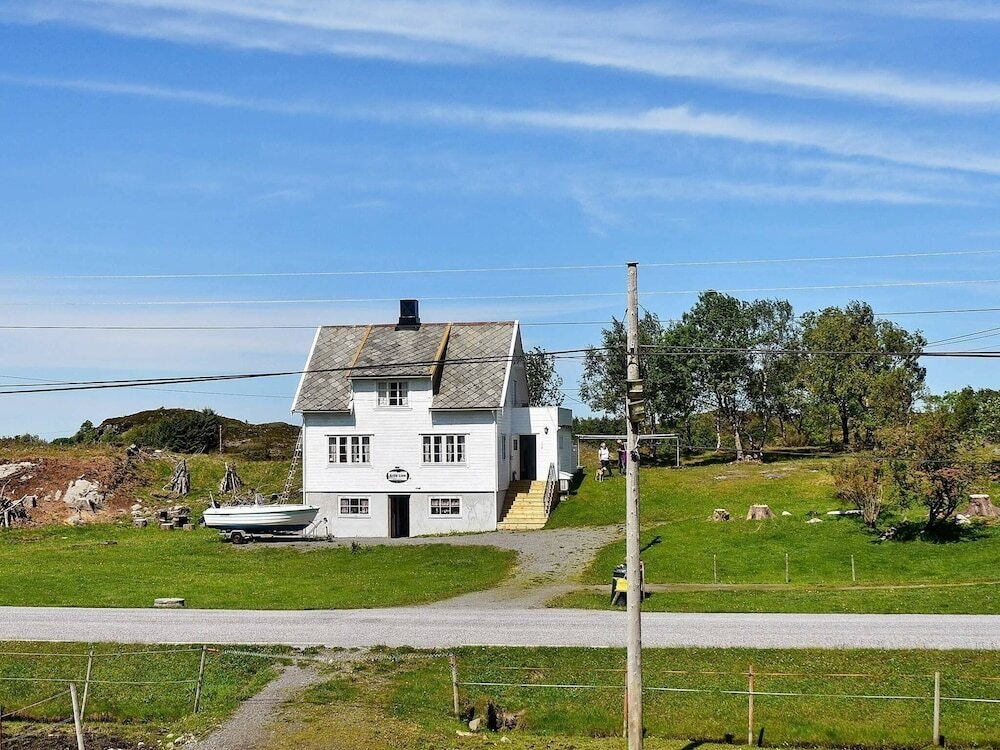 8 Person Holiday Home In Hustad