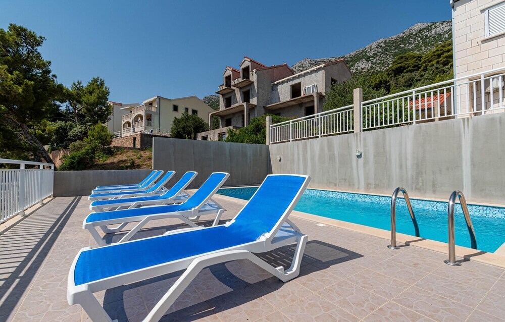 Awesome Home In Dingac With Wifi And 4 Bedrooms