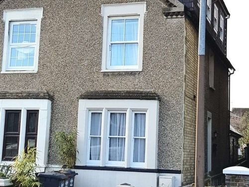 3 Bedroom House With Garden In Ware