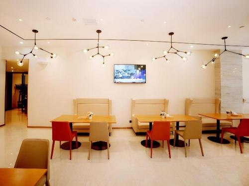 City Comfort Inn(Ezhou Huahu High-speed Railway Station)