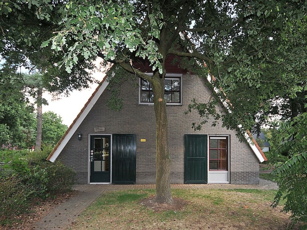 Detached Holiday Home With Steam Shower Near Vrachelse Heide