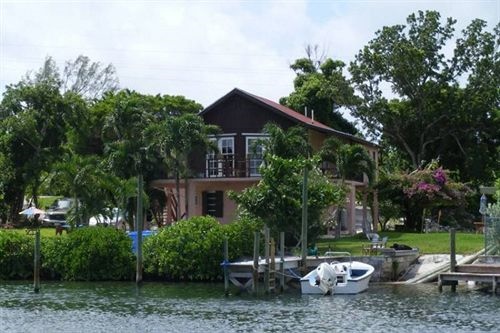 Butterfly Cottage By Living Easy Abaco