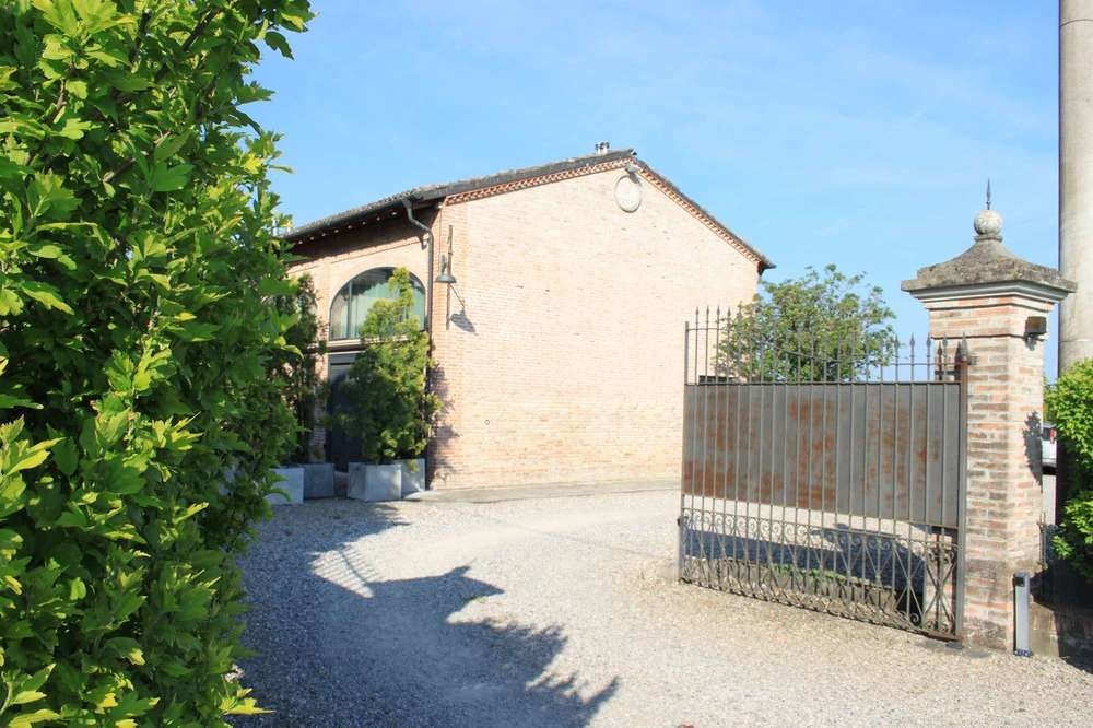 Blue Garibaldi Room & Breakfast