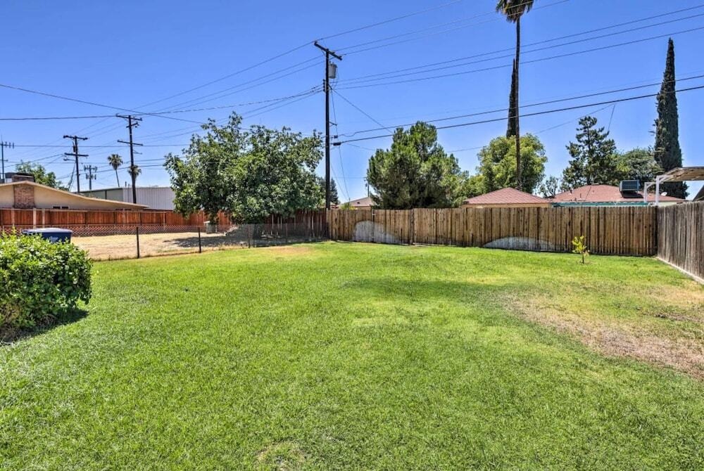 Bakersfield City Home W Patio And Garden
