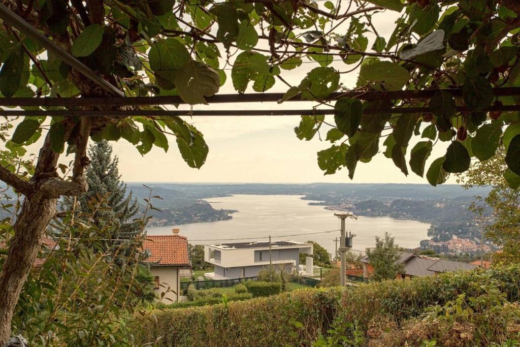 3 Bed Villa In The Italian Lakes With Lake Views