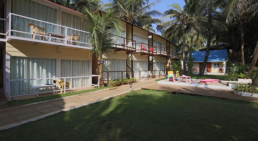 FabHotel Tahira Ashwem Beachfront