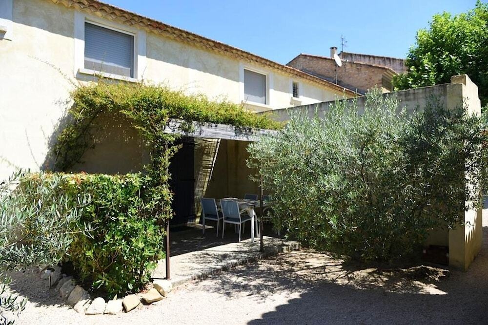 Apartment With 2 Bedrooms In Monteux With Shared Pool Enclosed Garden And Wifi 80 Km From The Beach